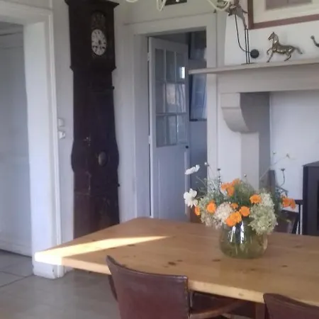 La Maison Rose A St Yaguen Saint-Yaguen